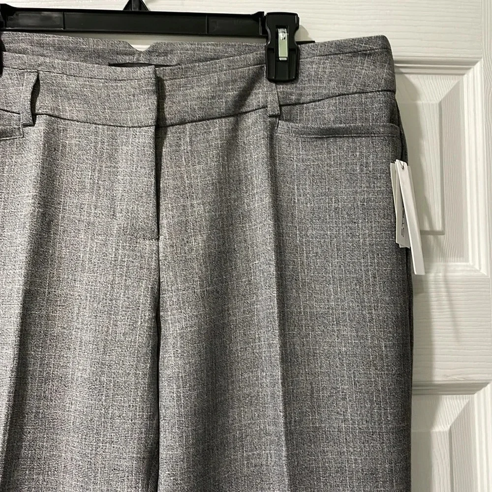 Amanda & Chelsea Pants - Picture 4 of 13